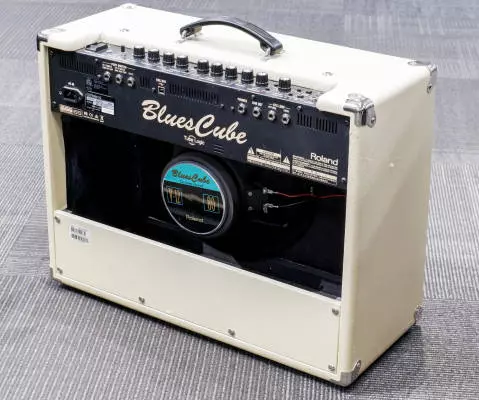 Roland - Blues Cube Artist - 80W Guitar Amplifier 2